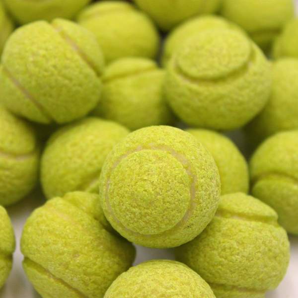 Balle de tennis bubble gum...